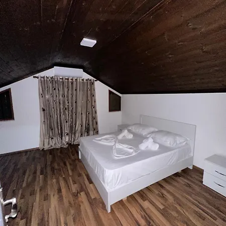 Apartamento Rus Berati